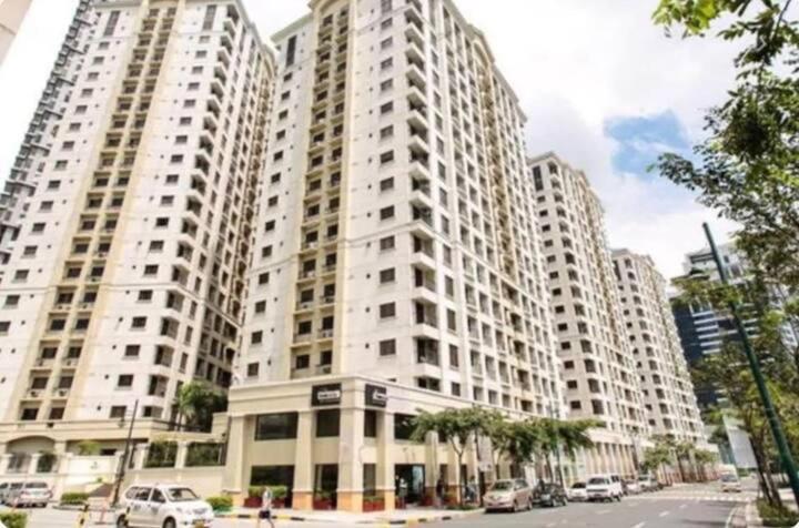 Spacious 1 Bedroom Unit Forbeswood Heights Taguig Exterior photo