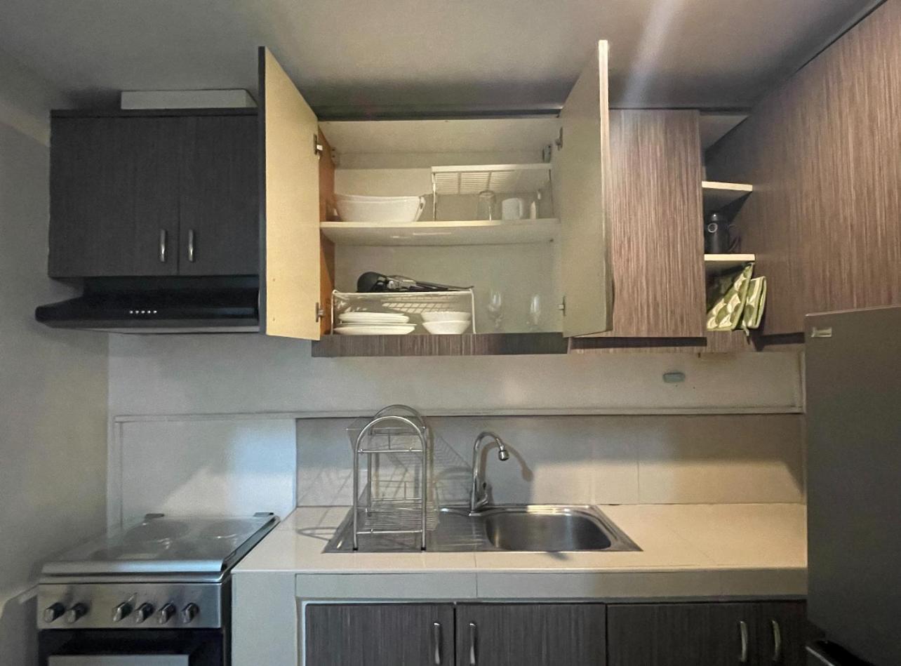 Spacious 1 Bedroom Unit Forbeswood Heights Taguig Exterior photo